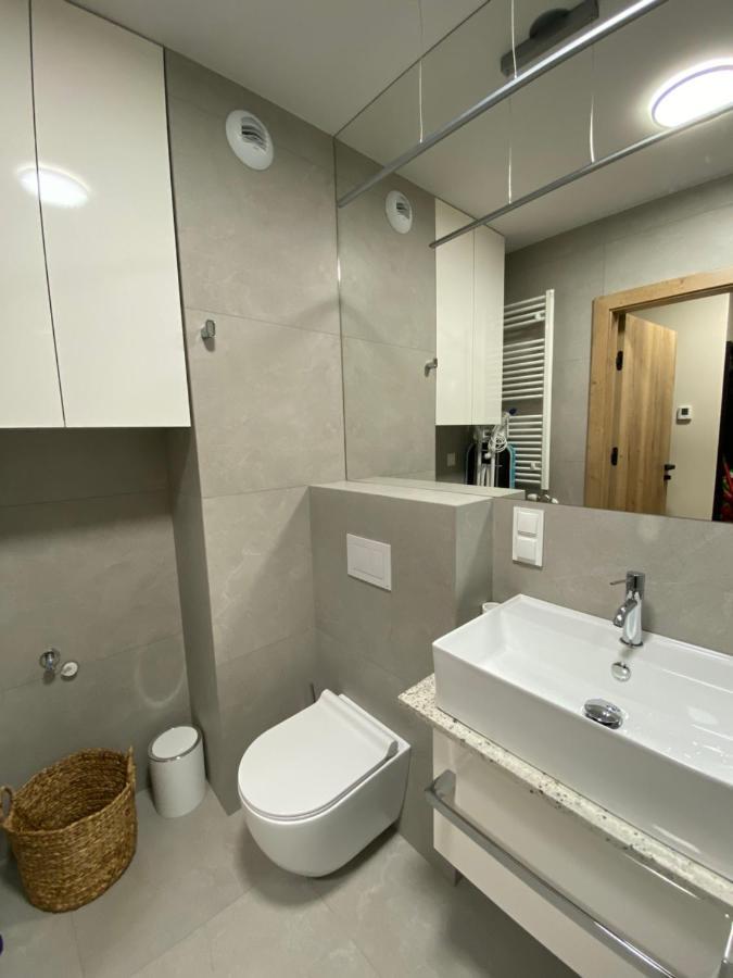 Apartamenty Magia Z Bezplatnym Parkingiem I Klimatyzacja Rzeszow Exterior photo