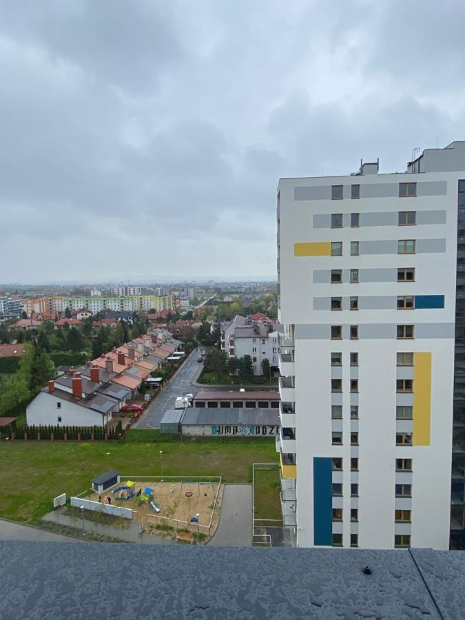 Apartamenty Magia Z Bezplatnym Parkingiem I Klimatyzacja Rzeszow Exterior photo