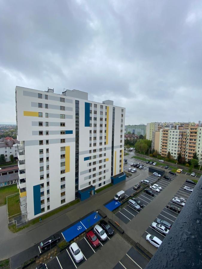 Apartamenty Magia Z Bezplatnym Parkingiem I Klimatyzacja Rzeszow Exterior photo