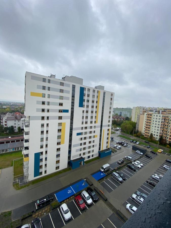 Apartamenty Magia Z Bezplatnym Parkingiem I Klimatyzacja Rzeszow Exterior photo